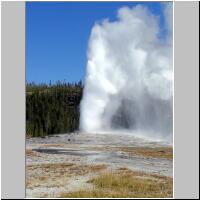 24- Old Faithful Geyser - again.jpg